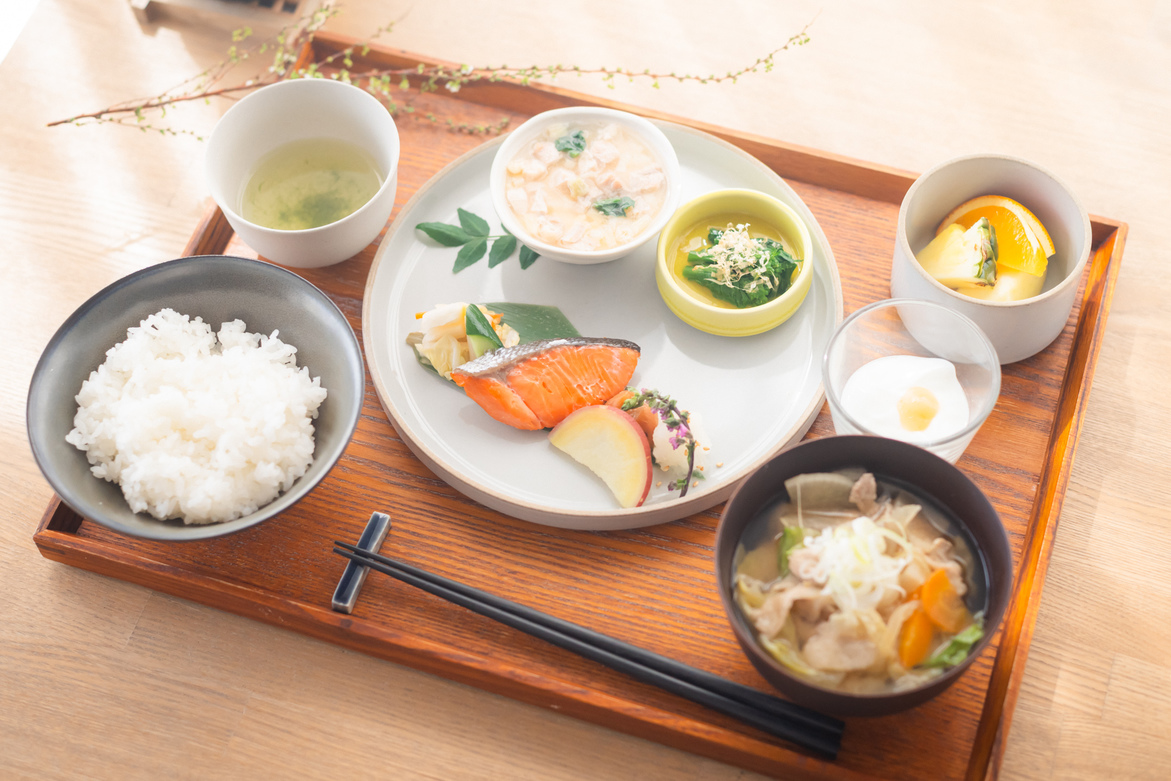 2026春_季節の和食セット「岩手県雫石産米「銀河のしずく」と、味噌の旨み広がる具沢山の豚汁の和朝