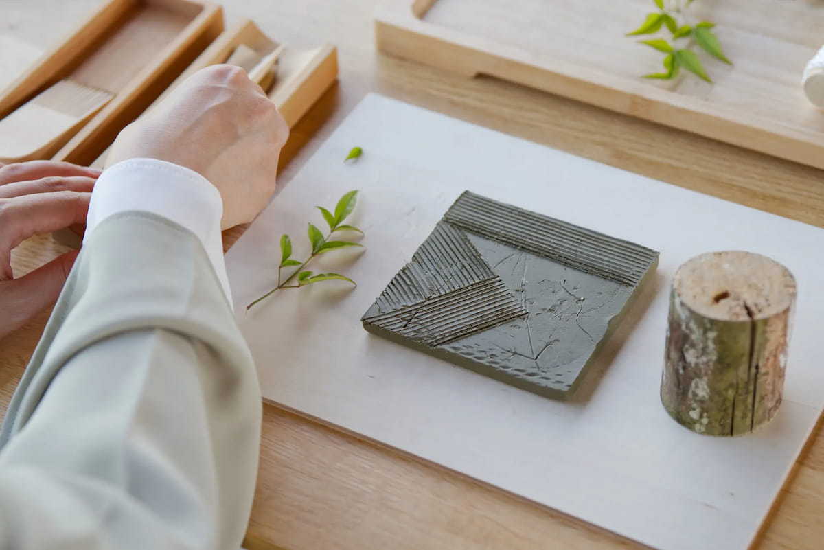 【夕・朝食付き】ZEN STAY + 淡路瓦お香たてづくり体験セット