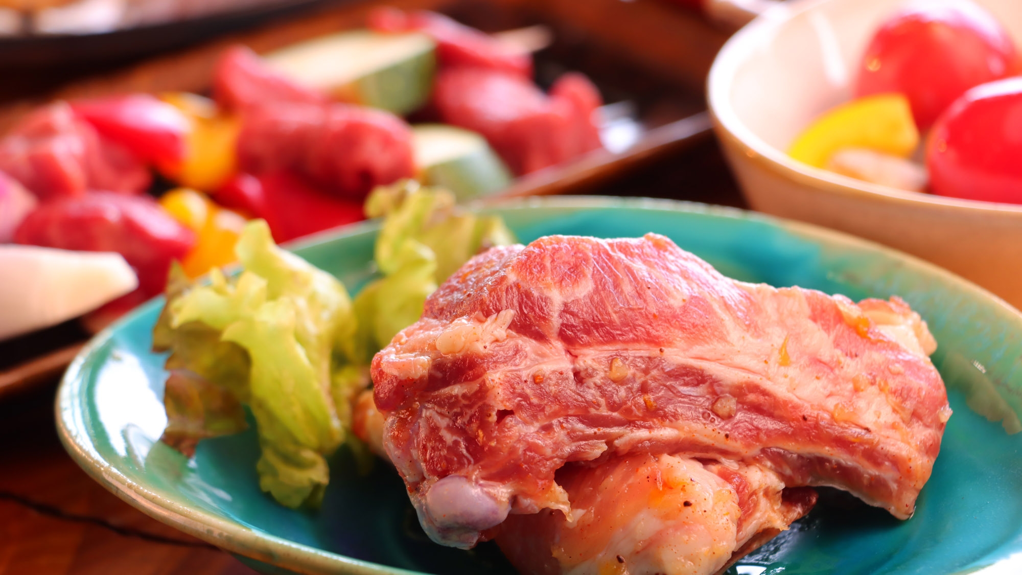 海辺のテラスでcoyamarisだけの”スパイス香る”プレミアム海鮮BBQ