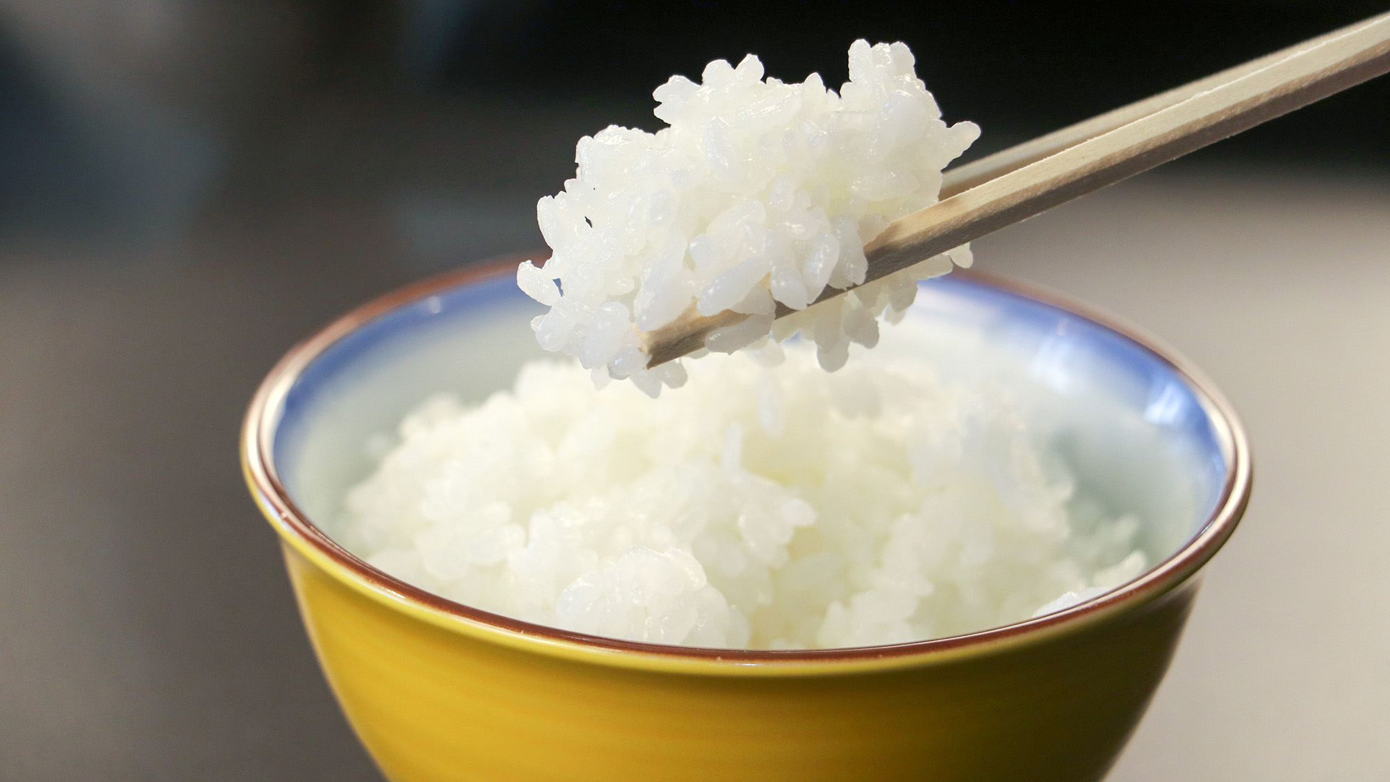 #粒立ちの良さが自慢、新潟県産コシヒカリを使用。