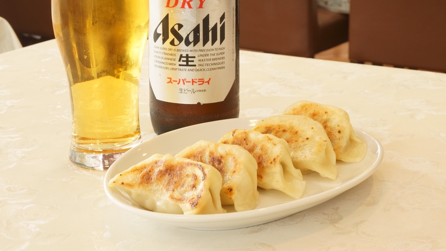 【ランチ＆ディナーその他メニュー】ビールと餃子