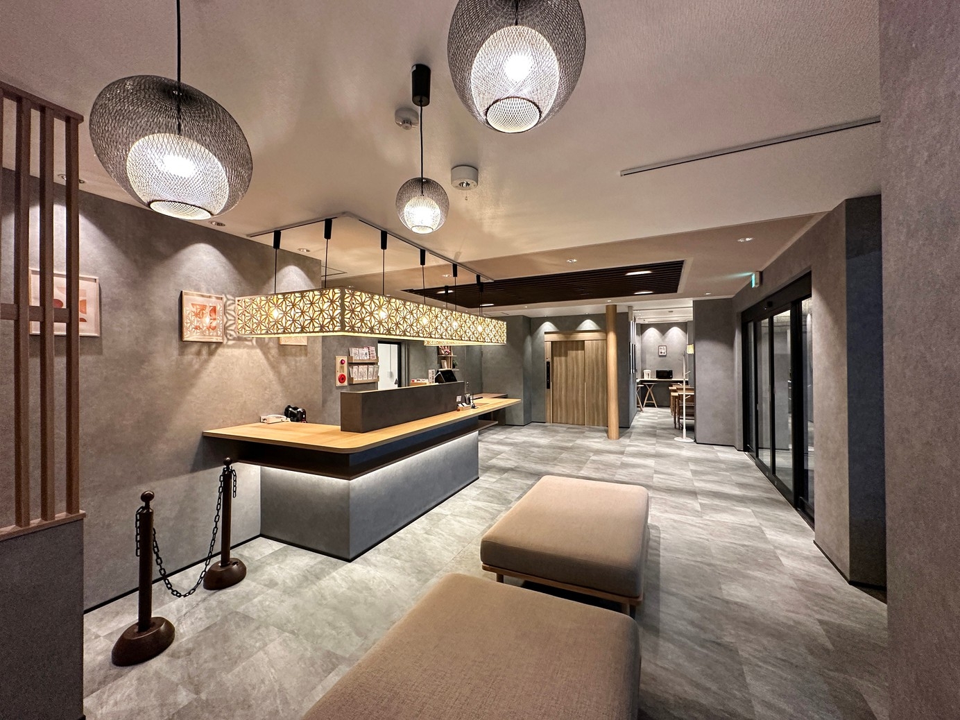 【スタンダード】通天閣の目の前！地下鉄堺筋線『恵美須町駅』から徒歩１分！＜朝食付き＞