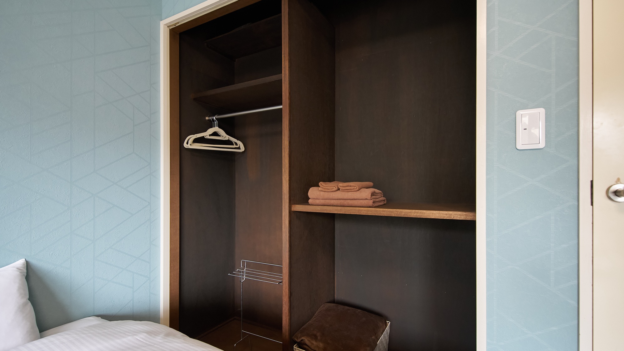 ・403号室／クローゼットが広く、長期滞在のもおススメ