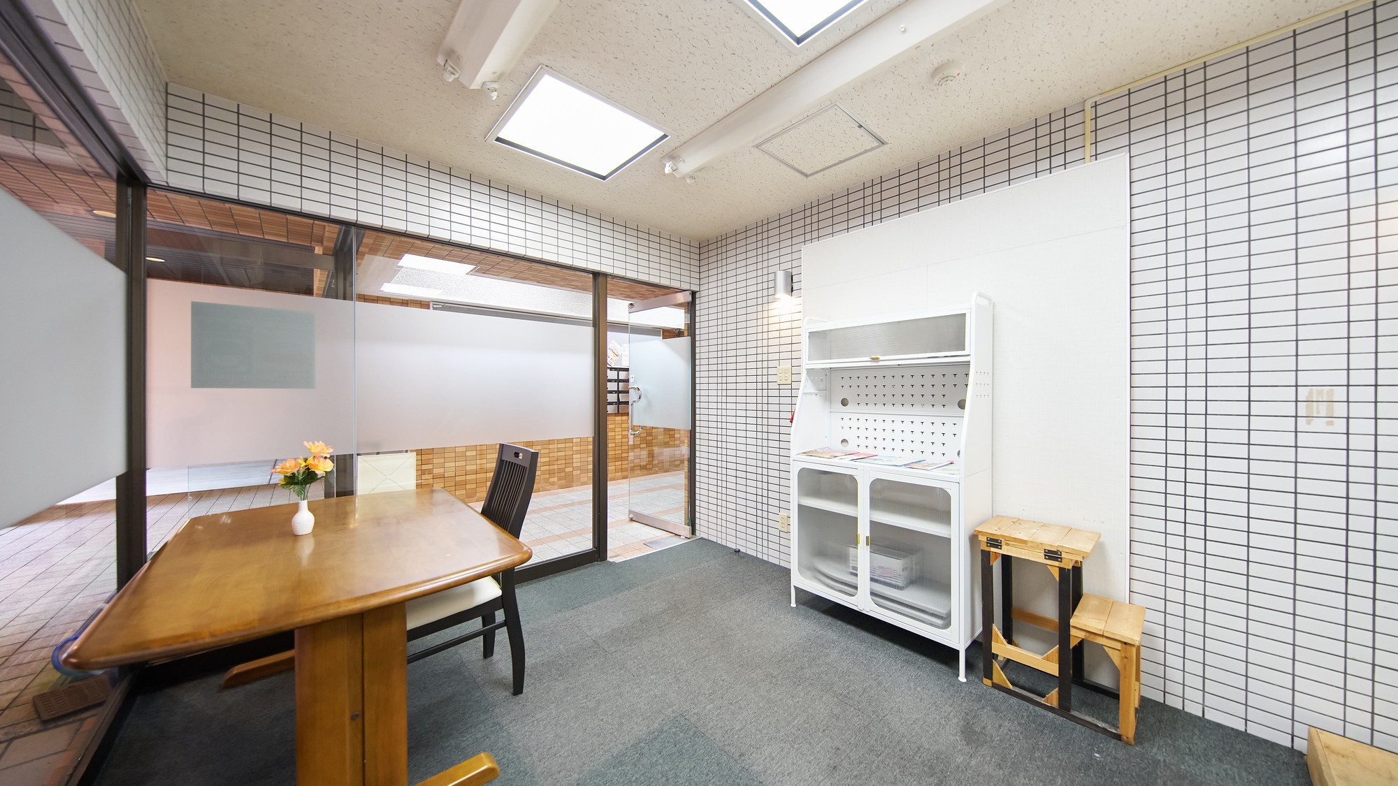 ・1階共有スペース／洗濯機・乾燥機、アイロンや栓抜き・ピーラーの貸し出し有