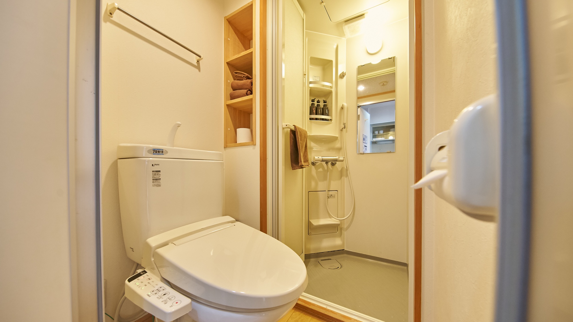 ・203.204.304.305.402.404.602.603.702.703.704号室／トイレ