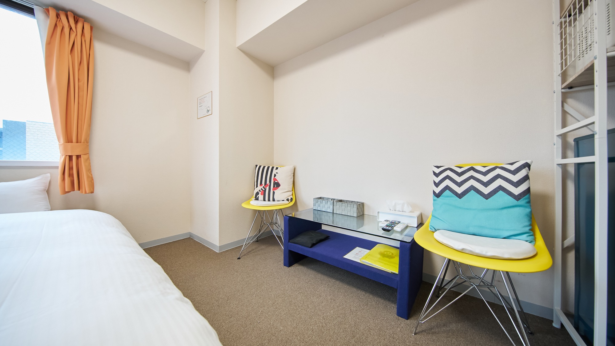 ・504号室／カラフルでポップなイメージのお部屋