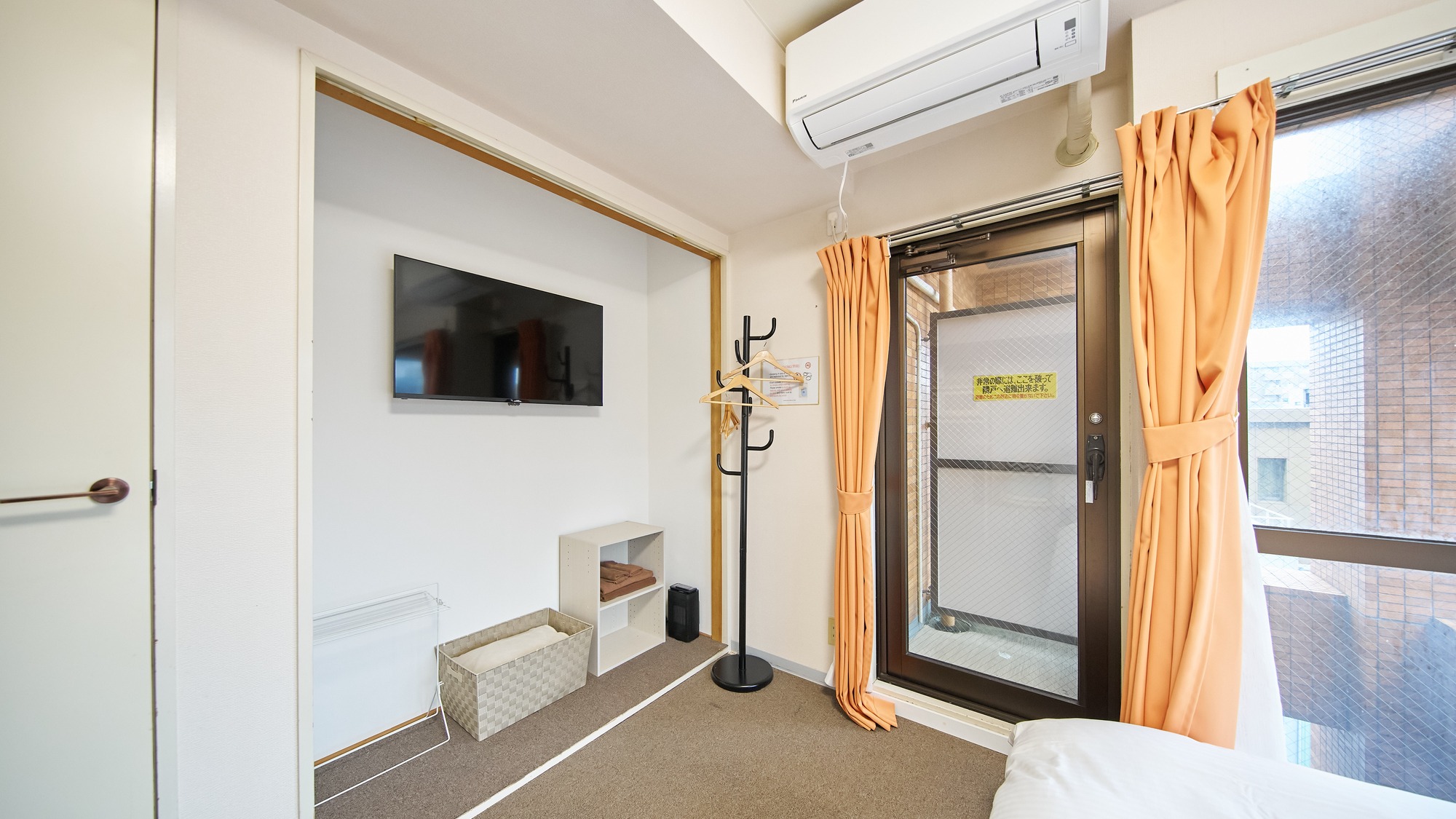 ・504号室／ベッドからテレビが見やすい配置です