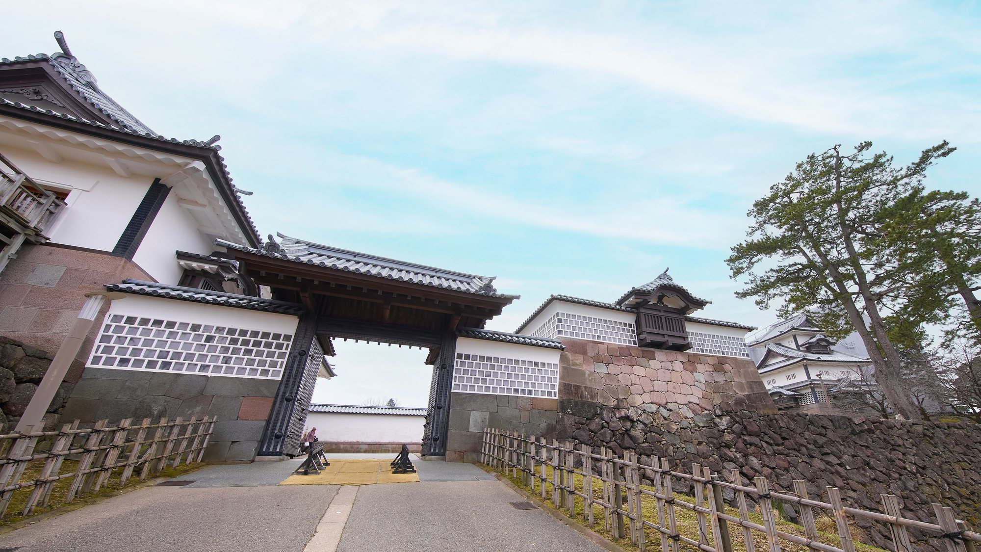 ・周辺観光／金沢城公園（当館から徒歩約5分）