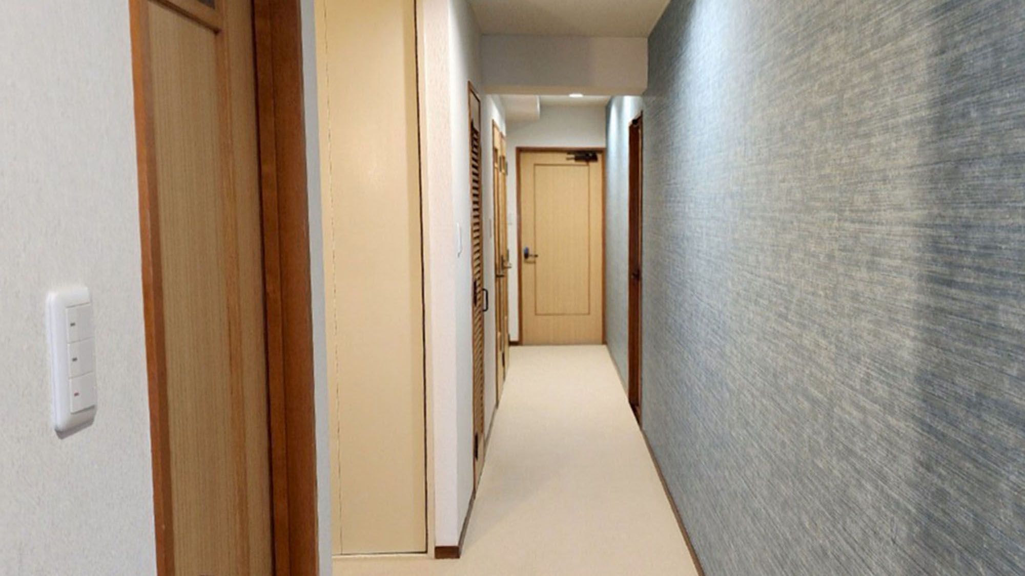 ・【1001：廊下】寝室4部屋（洋室3、和室1）を備えた100平米以上のお部屋です