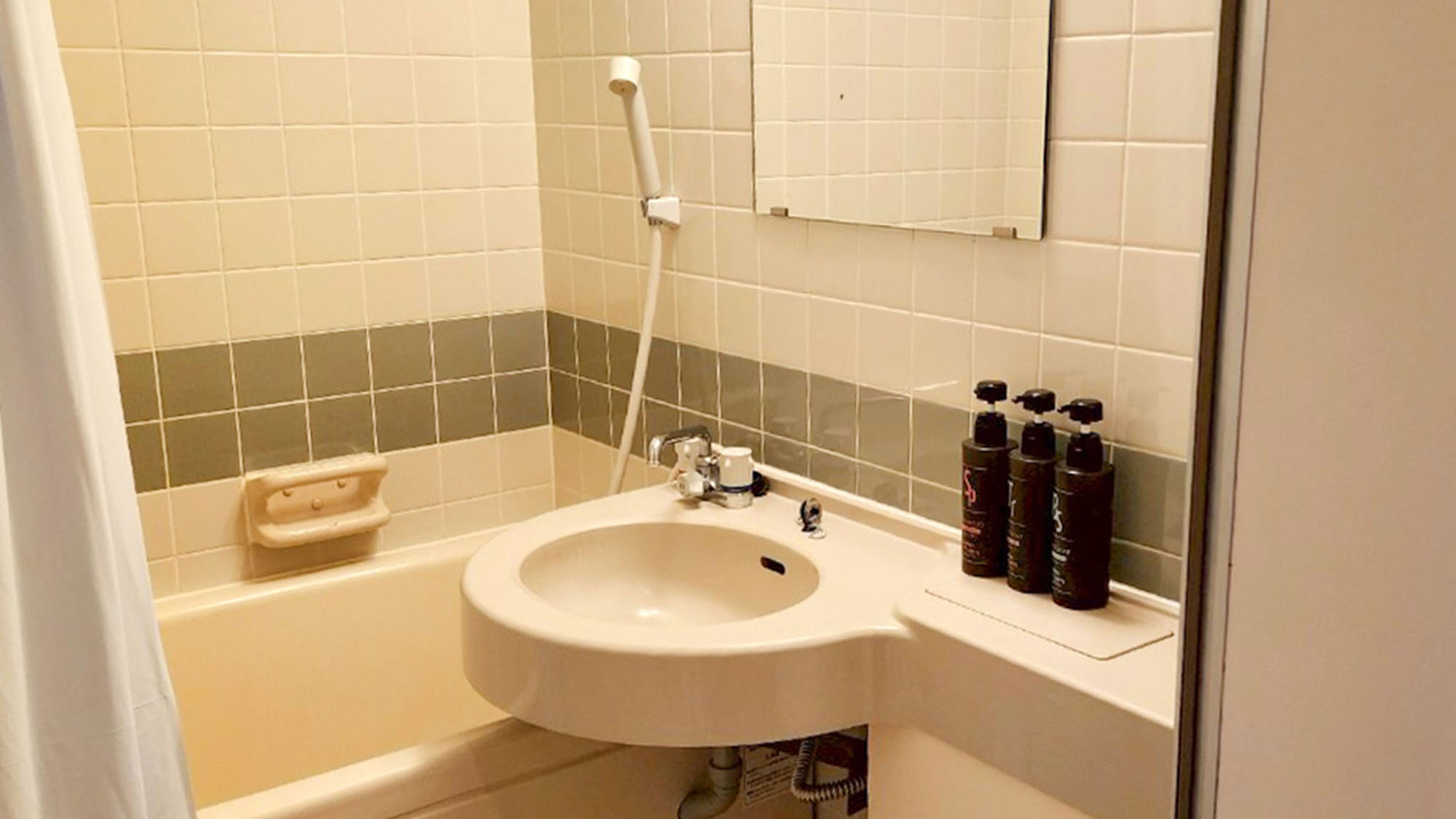 ・【403：ユニットバス】シャンプー・コンディショナー、ボディーソープを完備しております