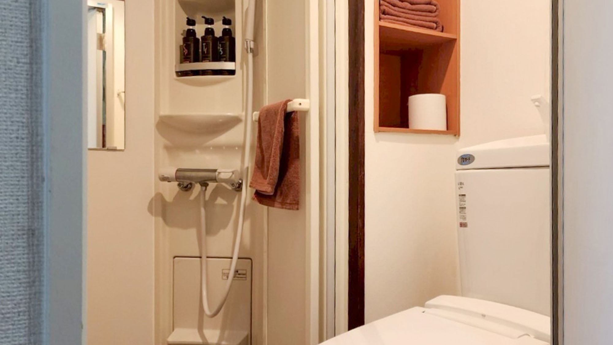 ・【602：シャワー＆トイレ】シャワー室とトイレは独立。快適にご利用いただけます