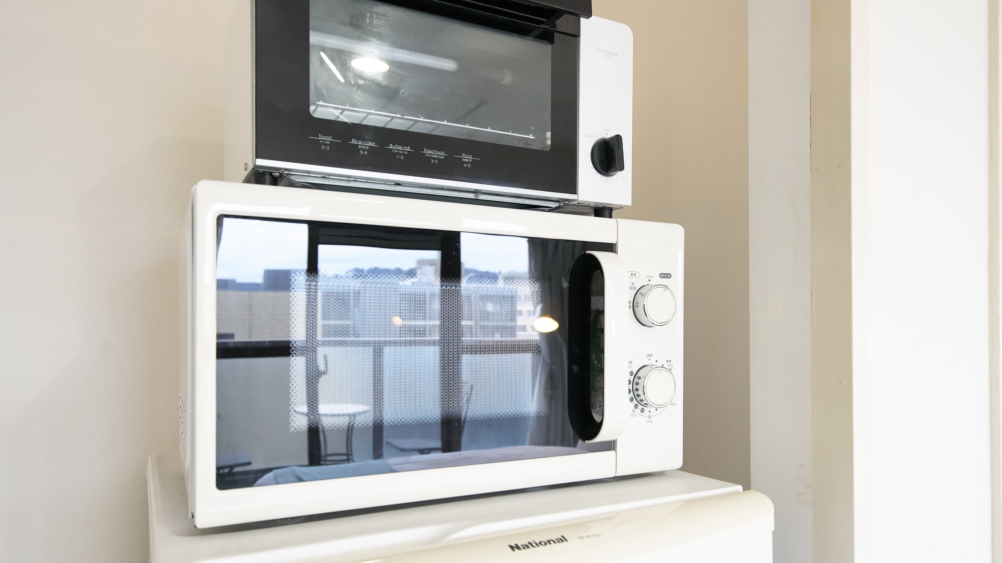 ・603号室／電子レンジ、トースター