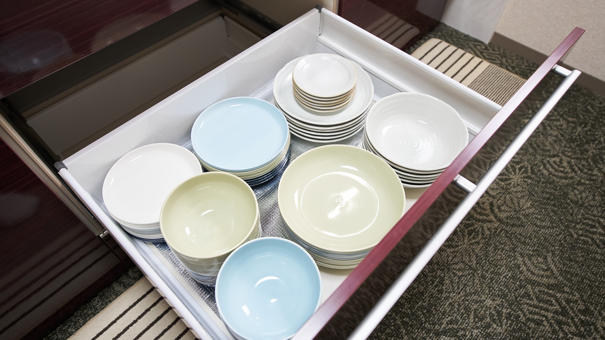 ・1001号室／大人数でも安心、食器類