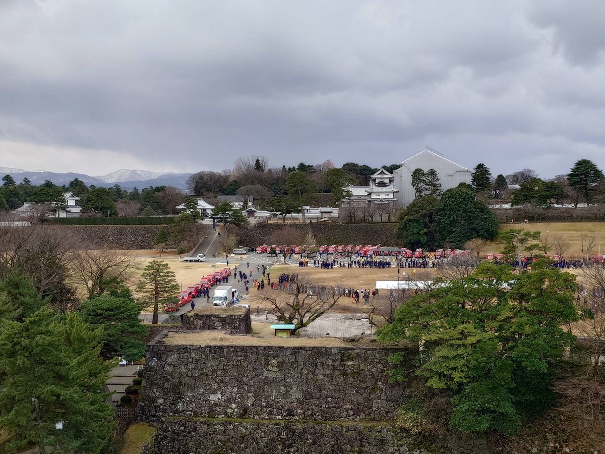 1001号室のお部屋から「金沢市消防出初式」の様子をご覧いただけます