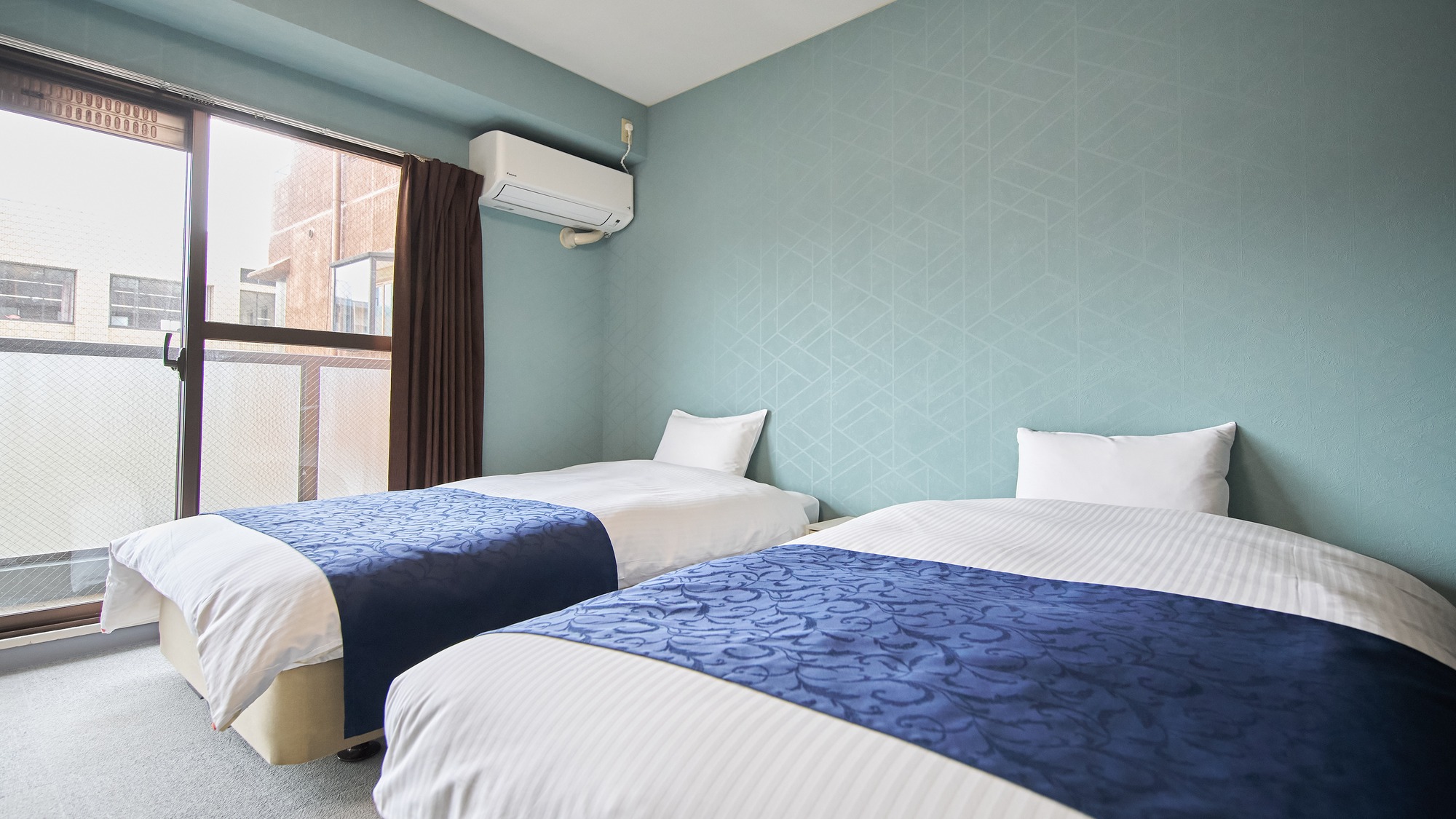 ・403号室／シンプルな造りと色彩が自慢のお部屋