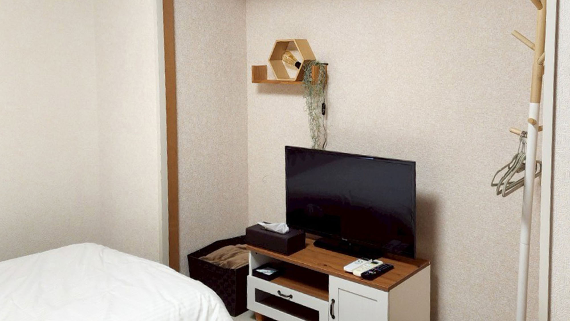 ・【1001：寝室1】ベッドで寝転んでテレビを見ながらお寛ぎください