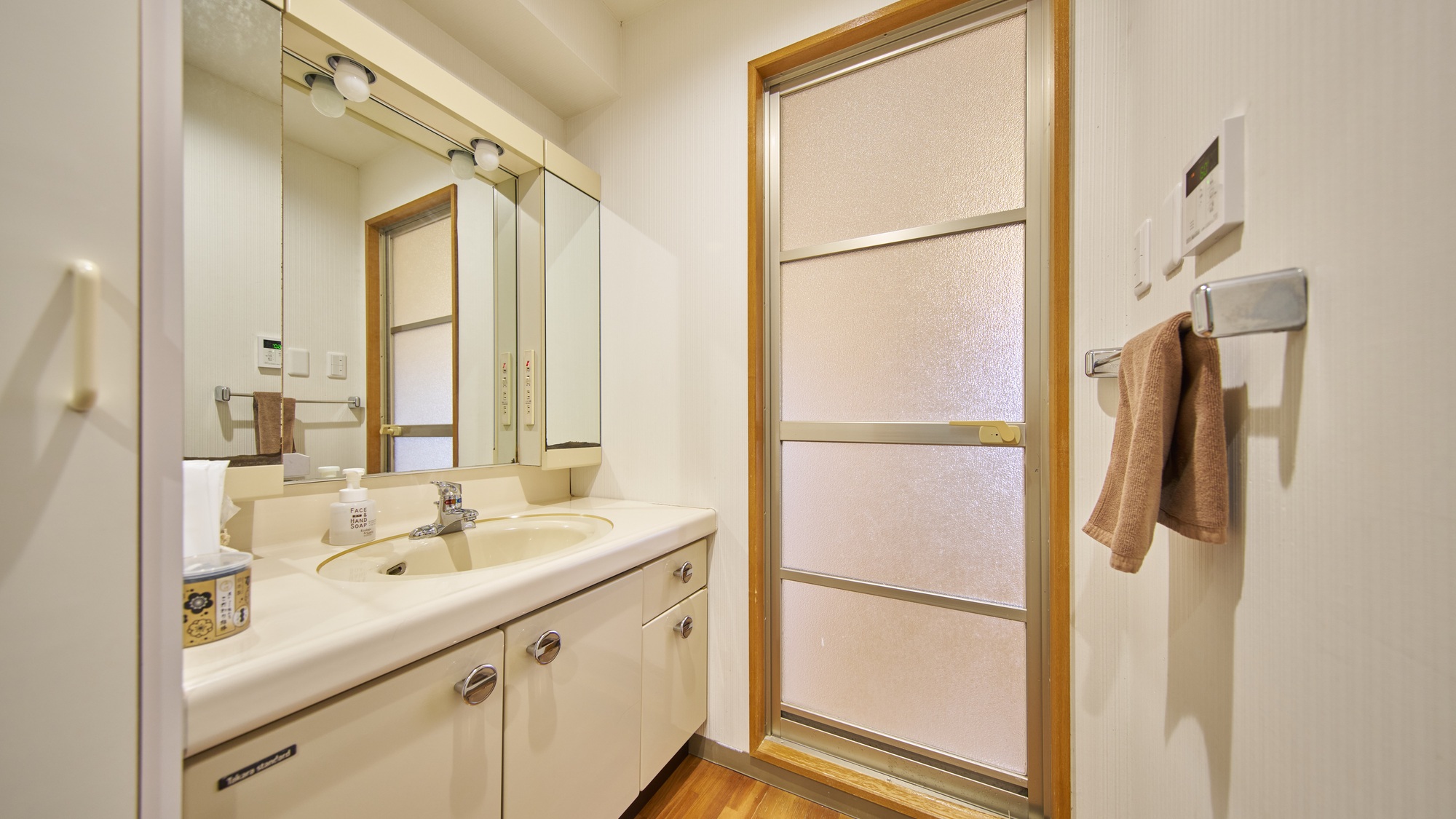 ・1001号室／洗面所にはドライヤーを２台備えています