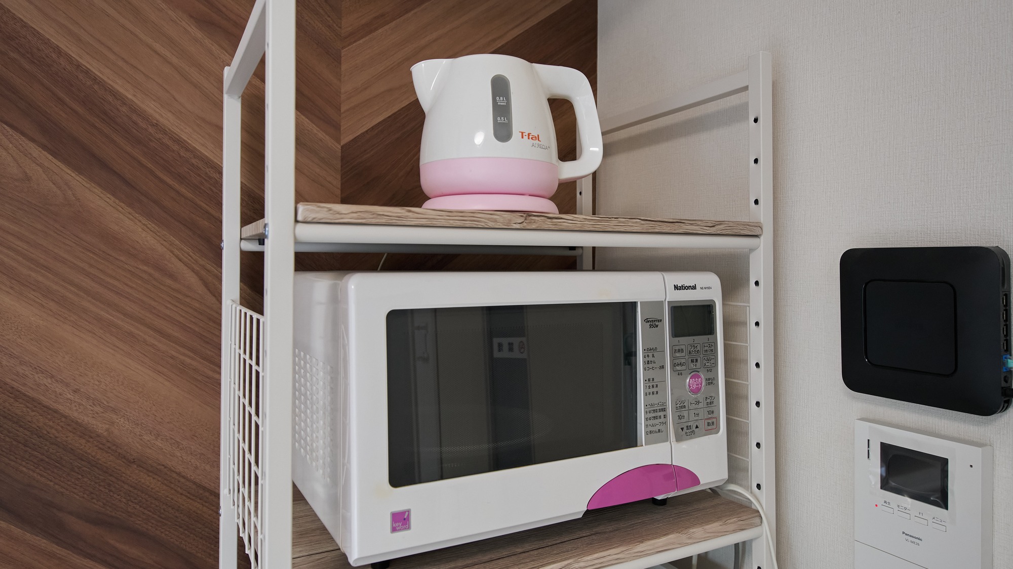 ・304号室／電気ケトル、電子レンジ