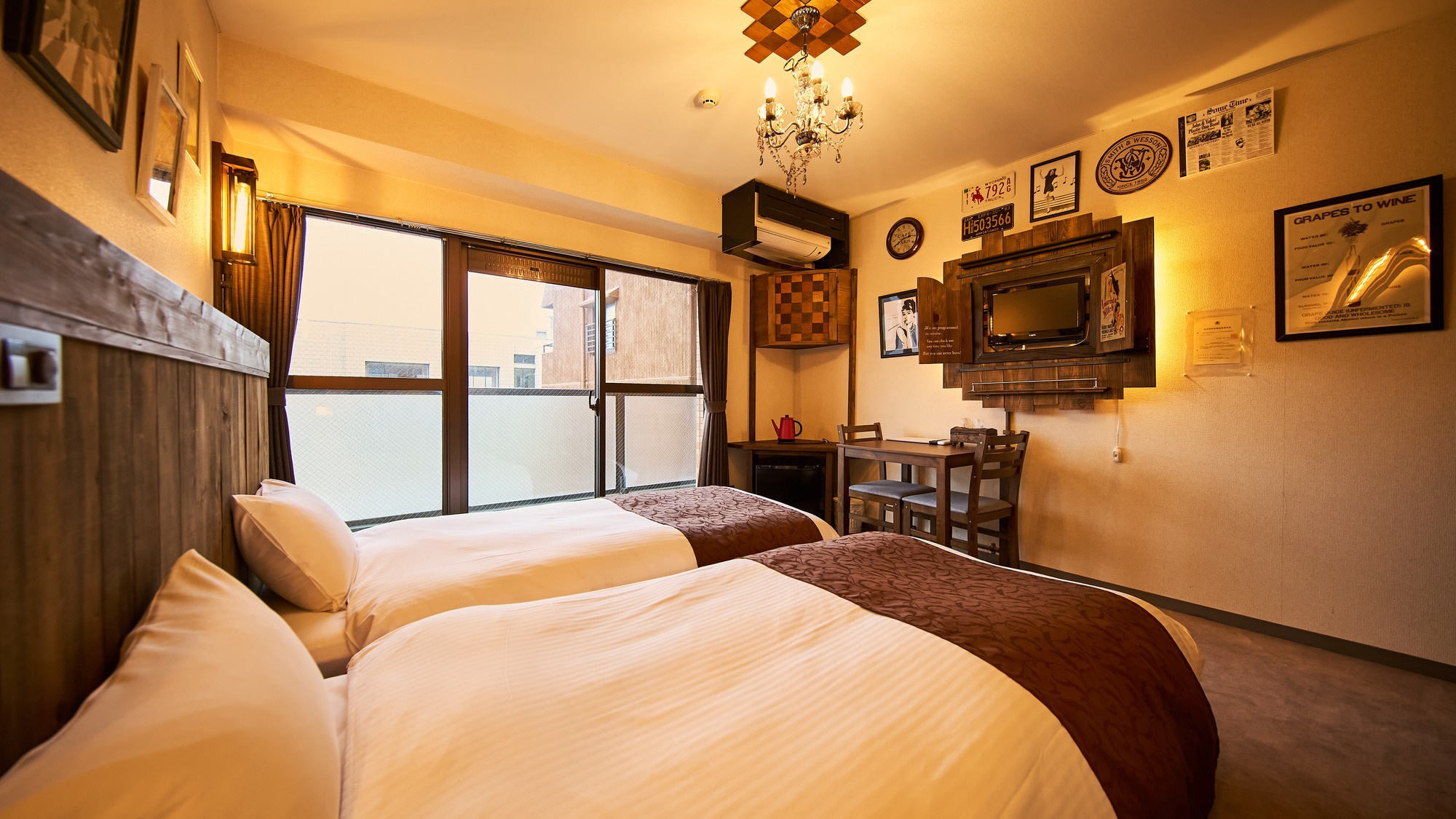 ・503号室／木目調のアメリカンポップなお部屋