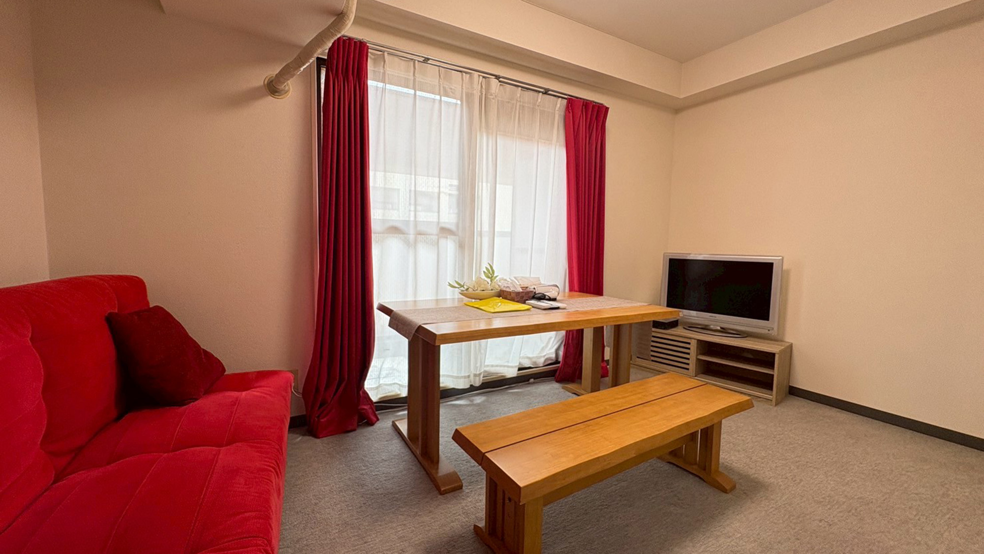 ・【405：リビング】2Kタイプのお部屋。3名様までお泊りいただけます