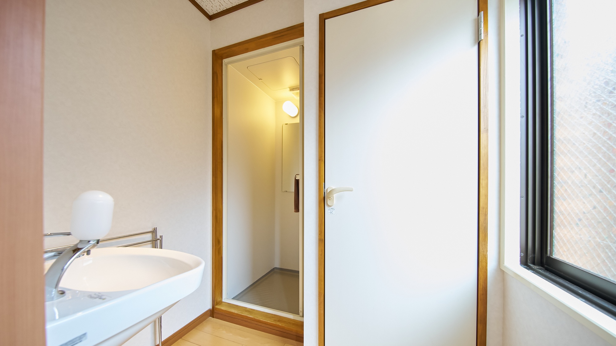 ・205号室／シャワールーム＆トイレ