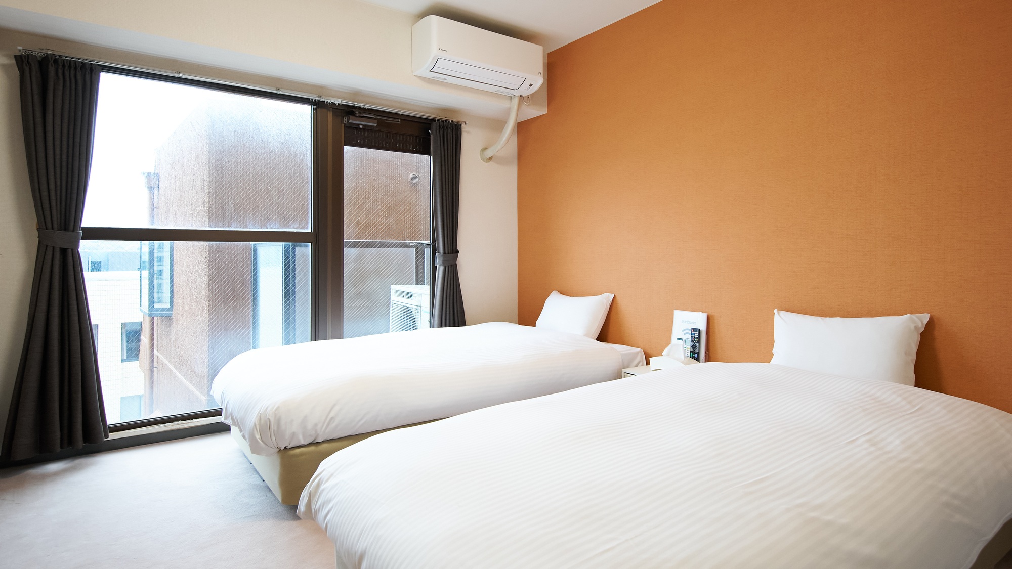 ・702号室／シンプルなツインルーム