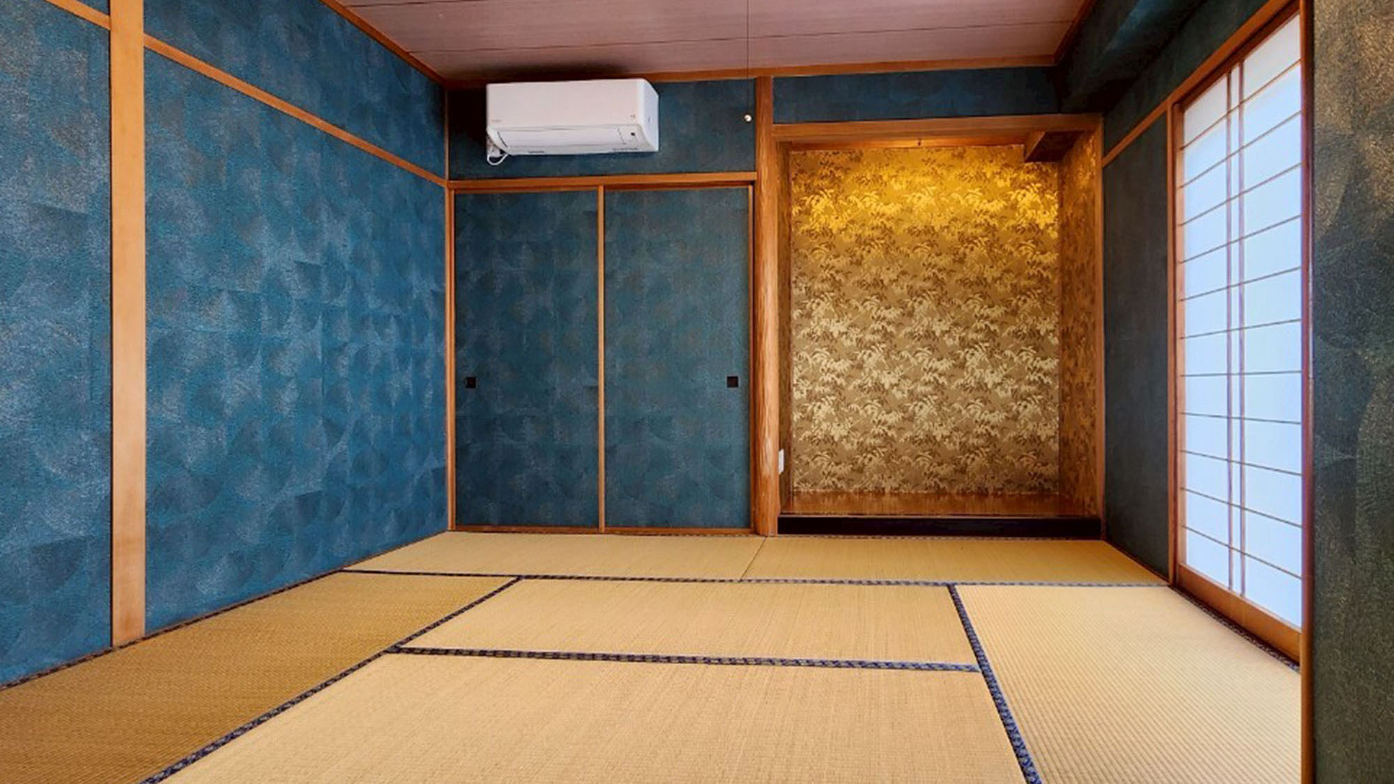 ・【1001：和室】金と青が彩る和室。就寝時は布団を敷いてお休みください