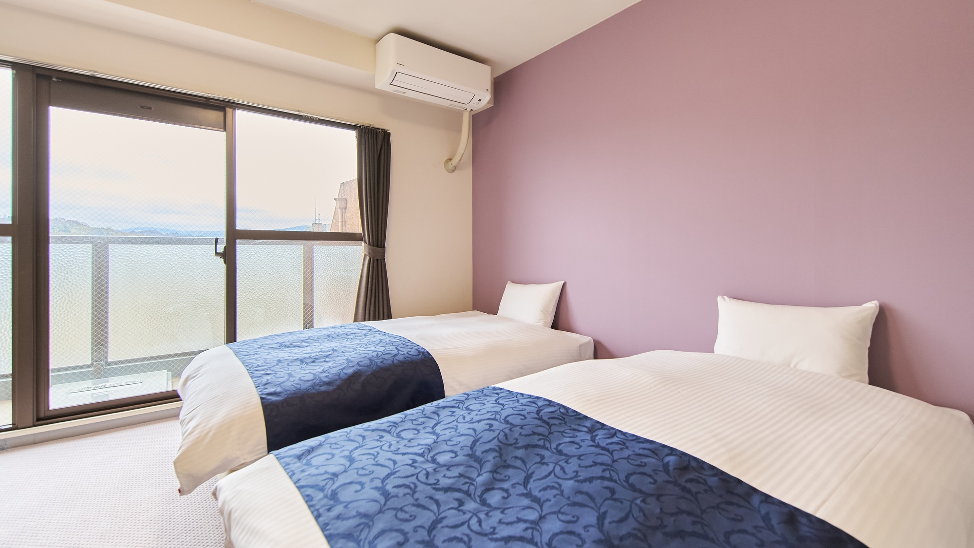 ・703号室／シンプルなツインルーム