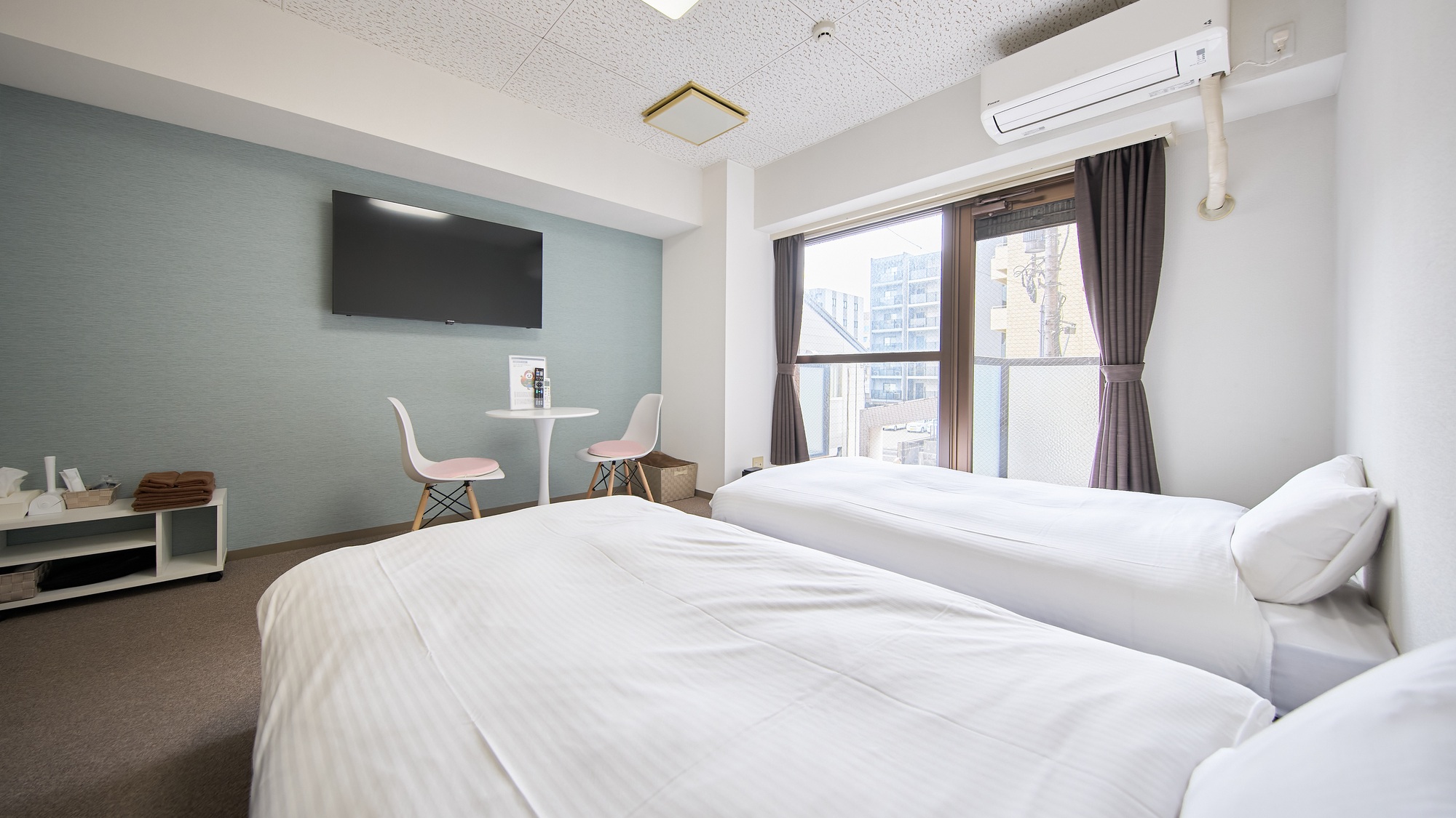 ・202号室／シンプルなお部屋はどの世代にも人気です