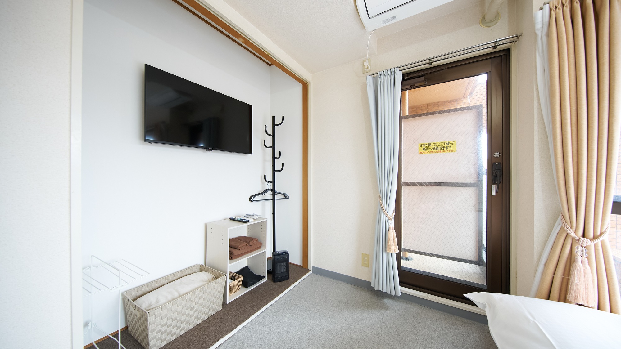 ・604号室／ベッドからテレビが見やすい配置です