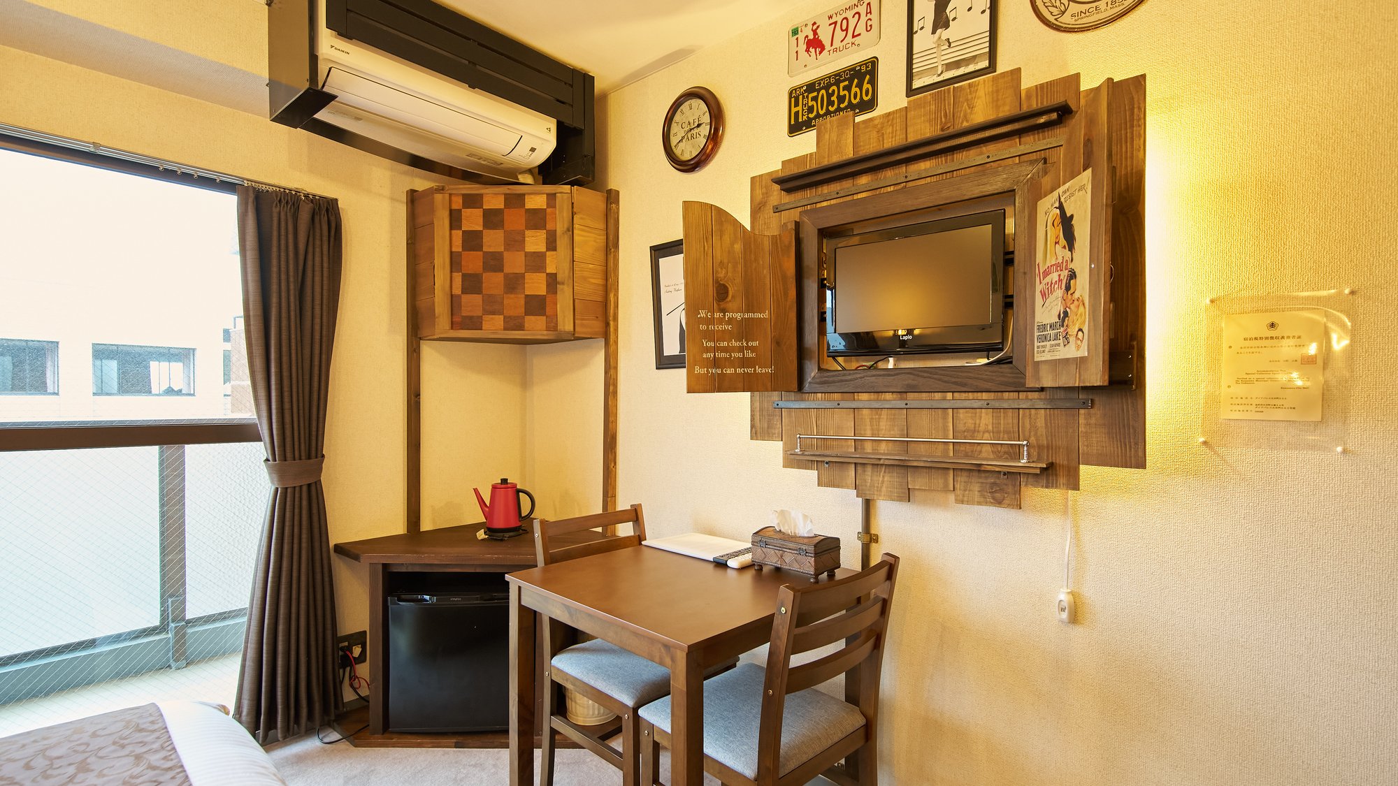 ・503号室／木目調のアメリカンポップなお部屋