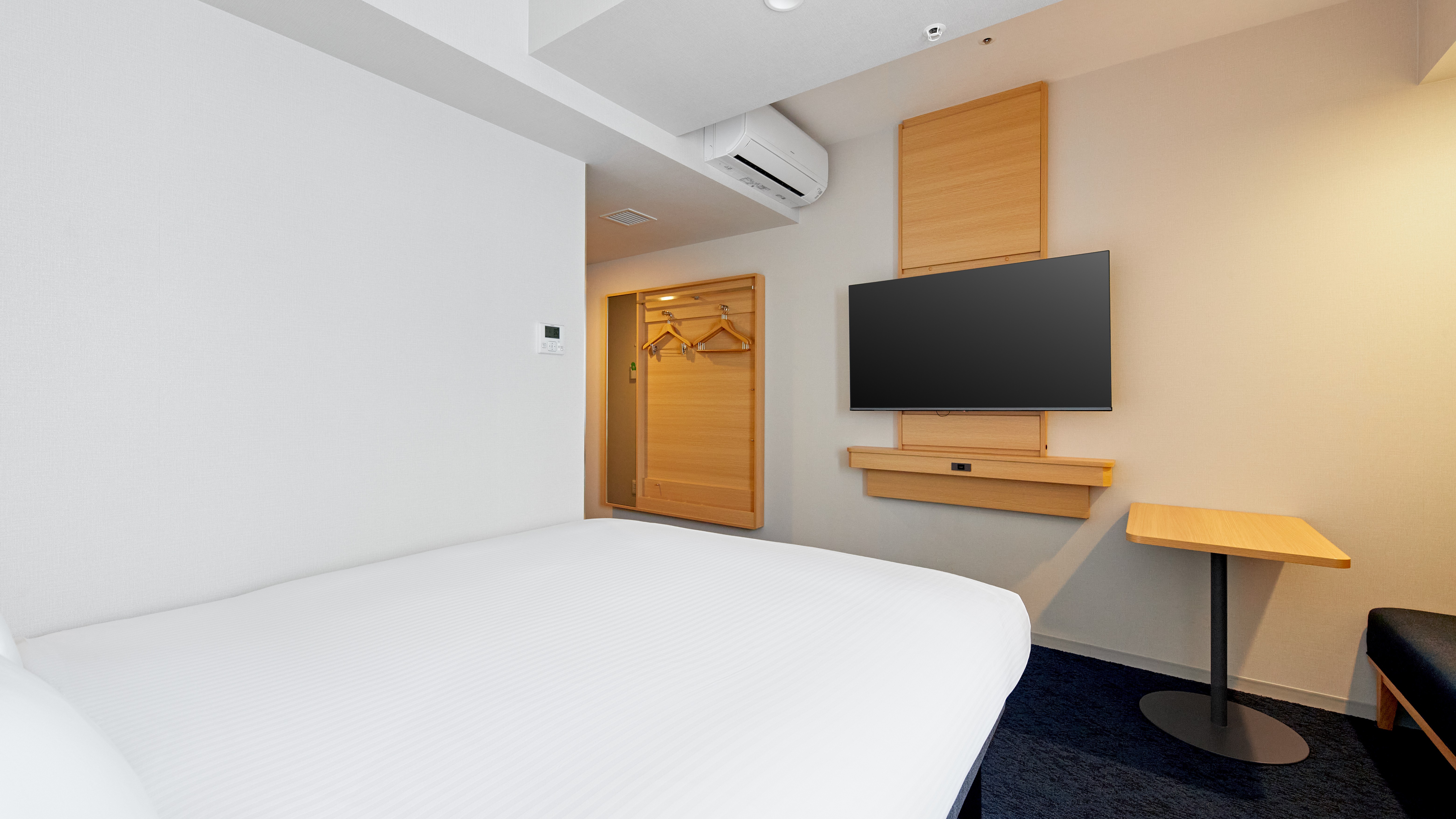 【客室】デラックスダブルルーム＜18.3㎡＞サータ社製シングルベッド幅110㎝