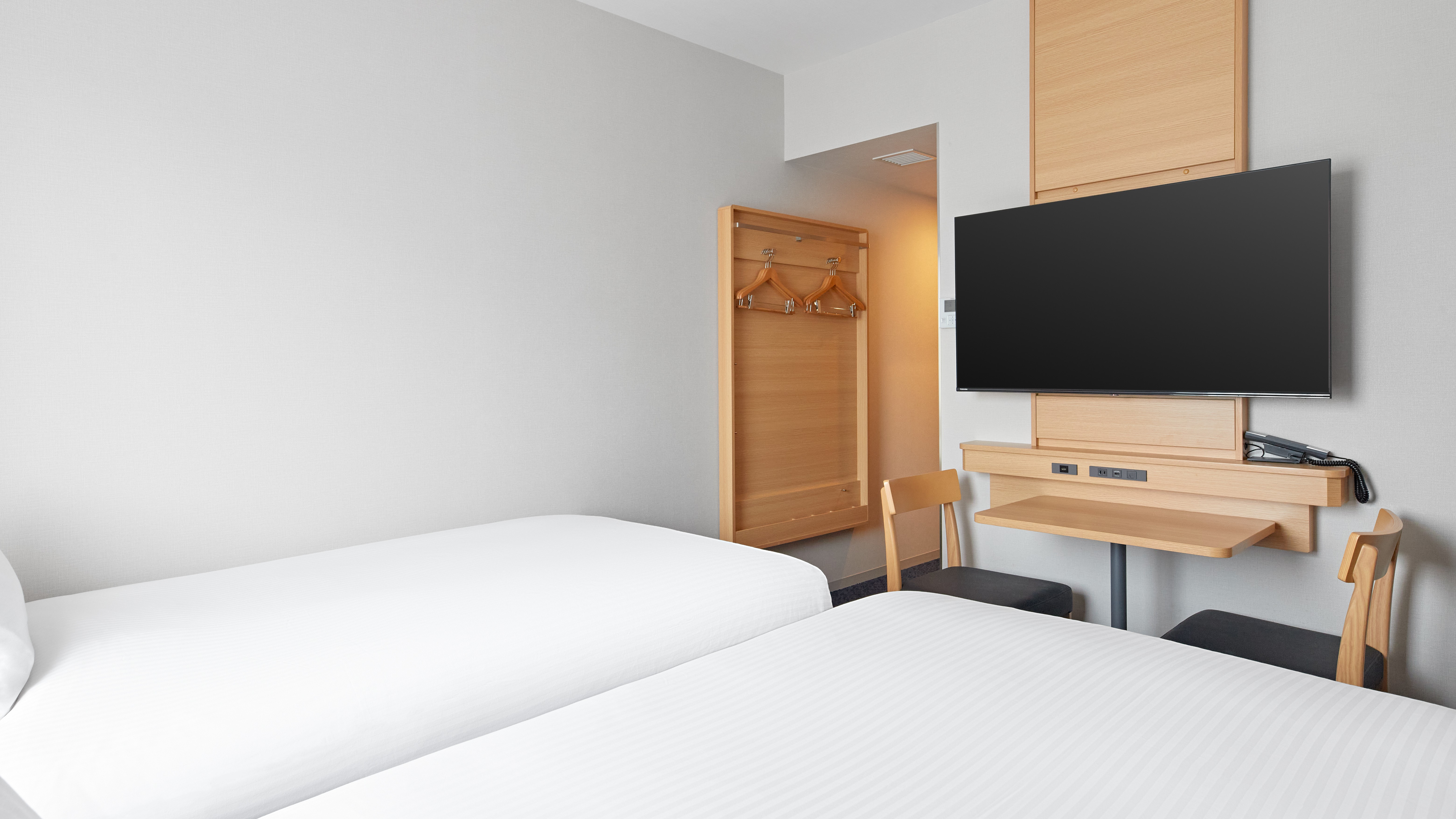 【客室】ツインルーム＜16.25㎡＞サータ社製シングルベッド幅110㎝