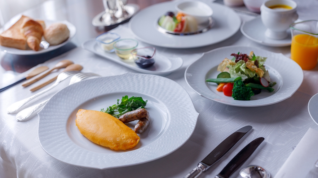 【10％OFF】【楽天スーパーSALE】【朝食付】〜長楽館本館で優雅な朝食を〜