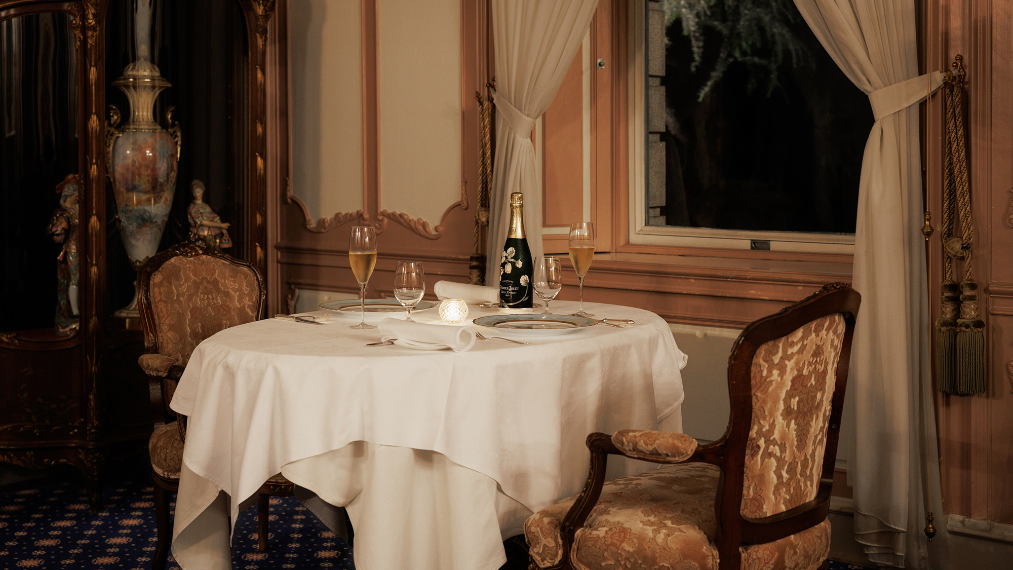 レストラン内装