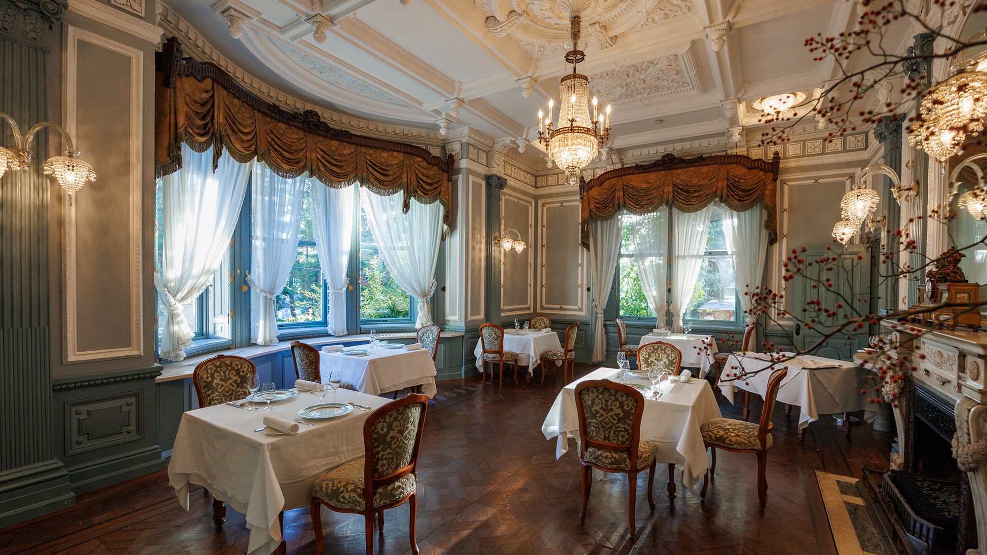 本館1階「LE CHENE」