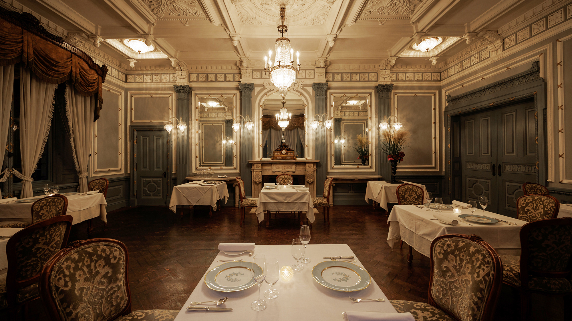 本館1階「LE CHENE」