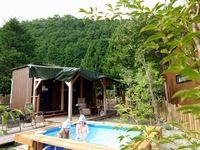 前鬼ーZENKIー　バレルサウナ　BBQ台　プロジェクター