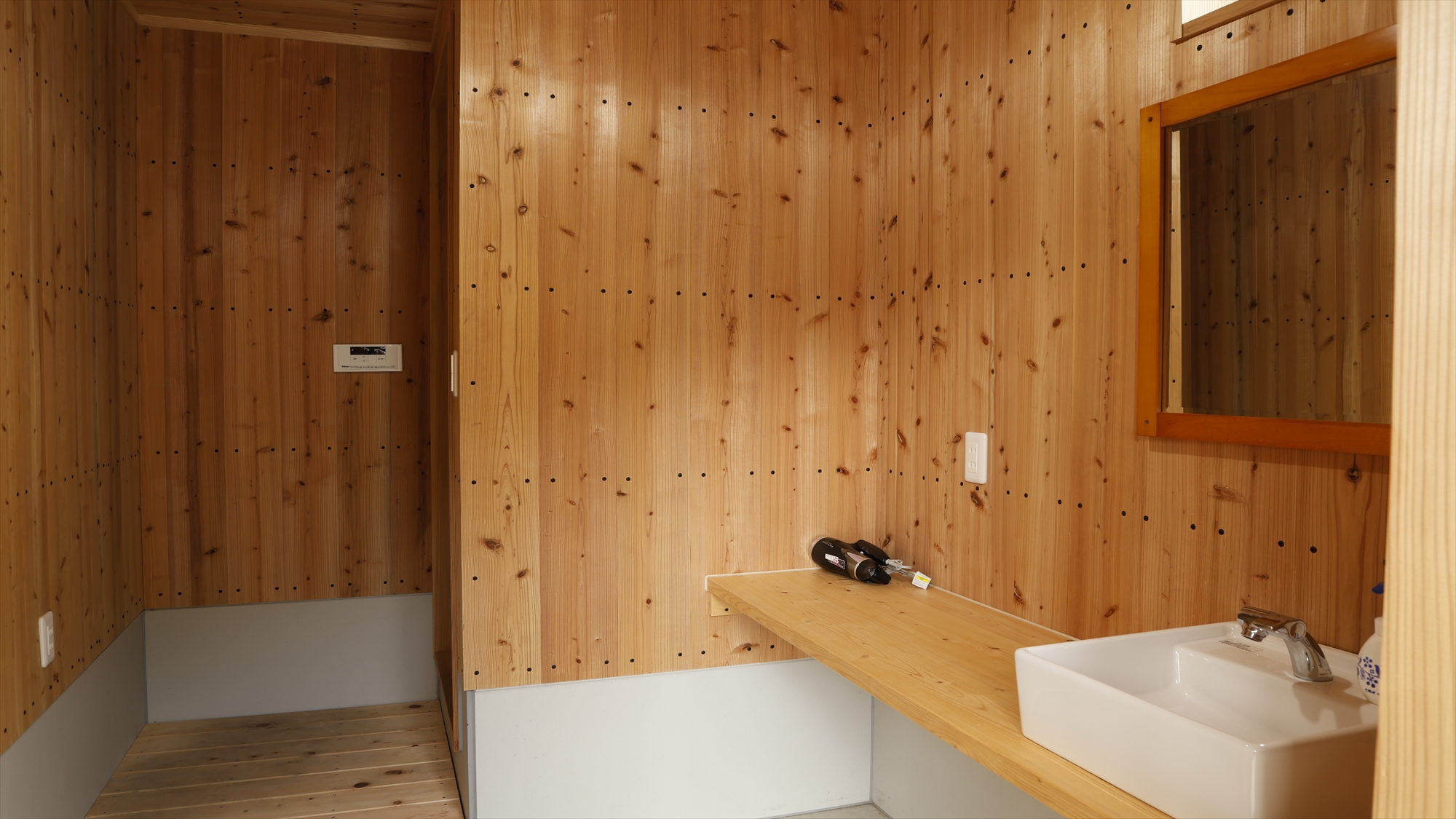 共有シャワー棟