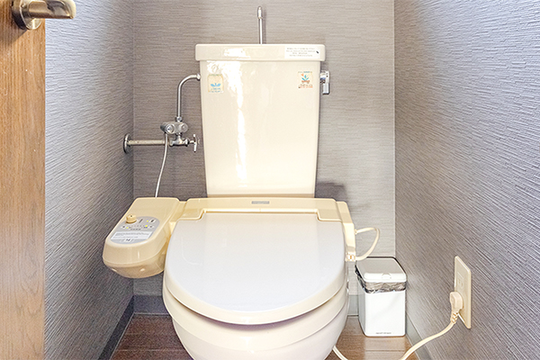 ・【7Fトイレ】洗浄機付き便座　快適にご利用いただけます