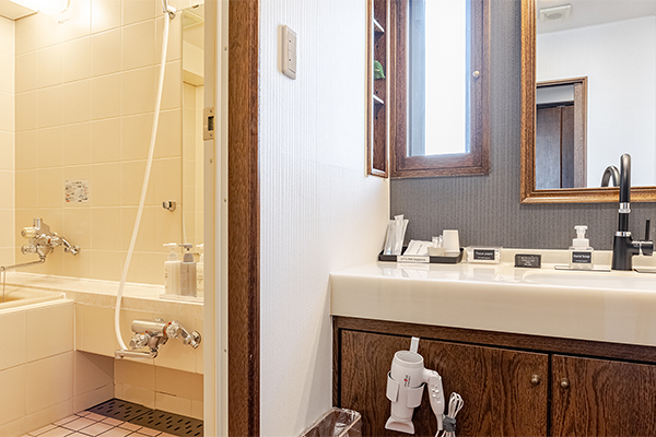・【7Fバスルーム】長期滞在にも嬉しいゆったりサイズ　プライベートな空間で心ゆくまでリラックス