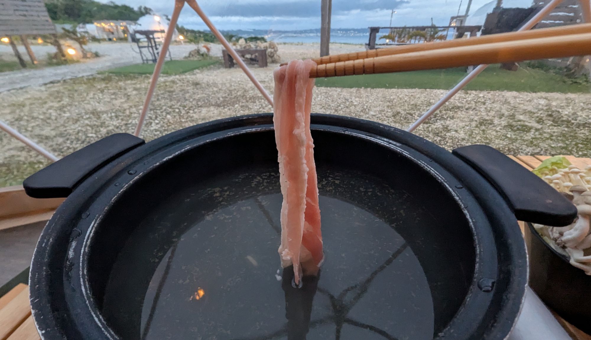 【夕食】沖縄県・糸満産あぐー豚がメインのしゃぶしゃぶコースプラン