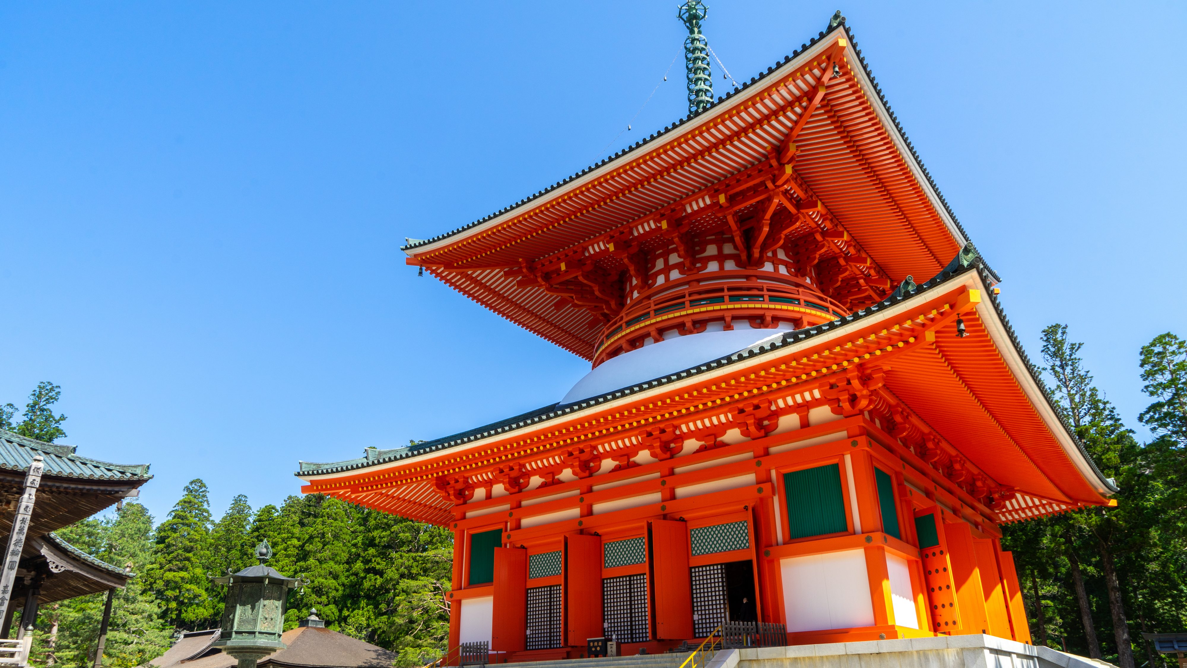 紀伊山地の霊場と参詣道：高野山（車で120分）