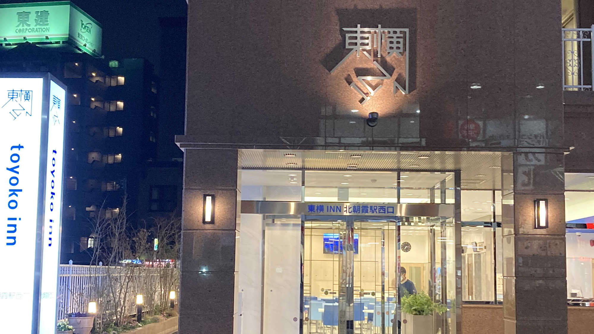 エントランス夜