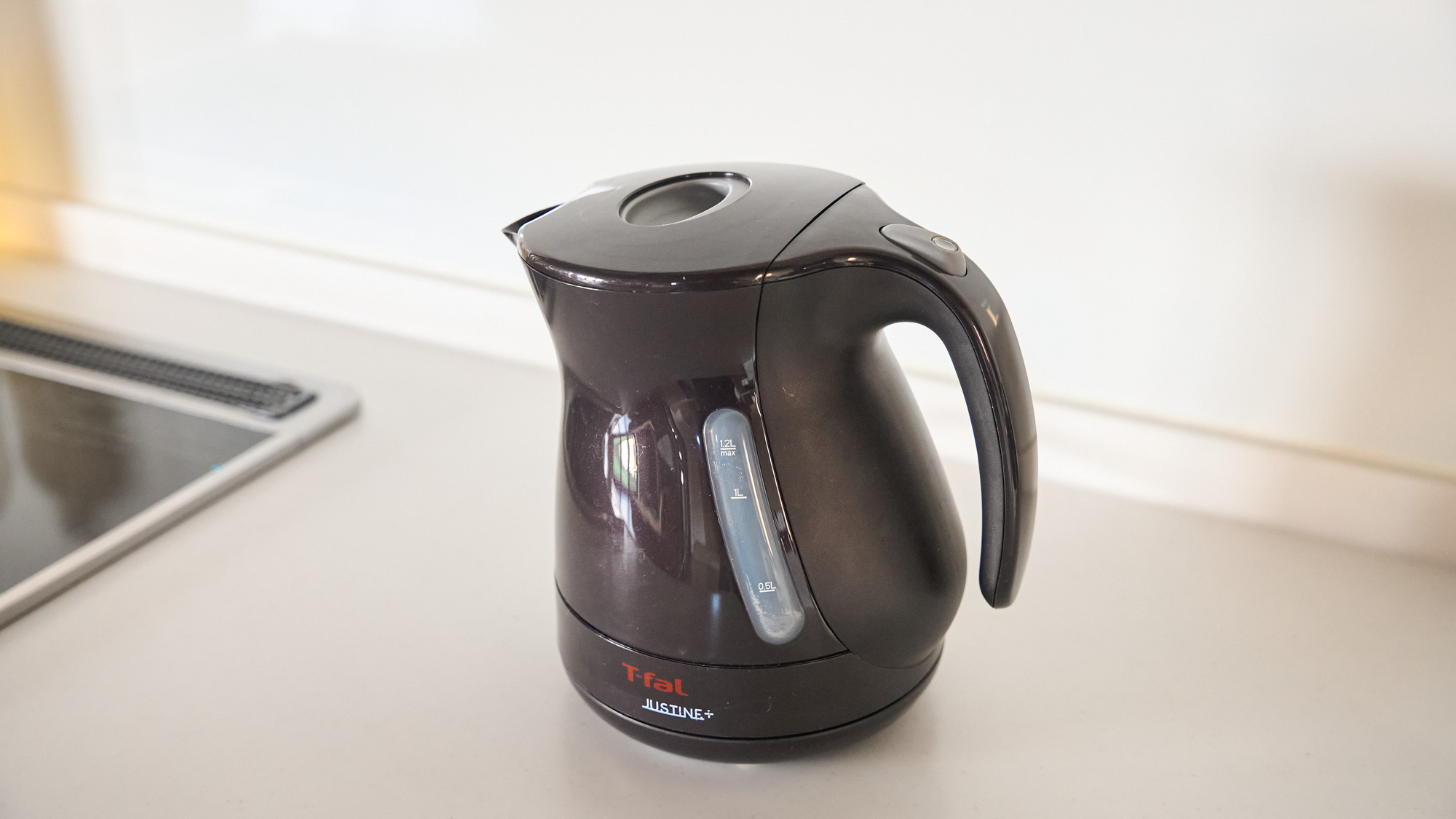 キッチン備品：電子ケトル