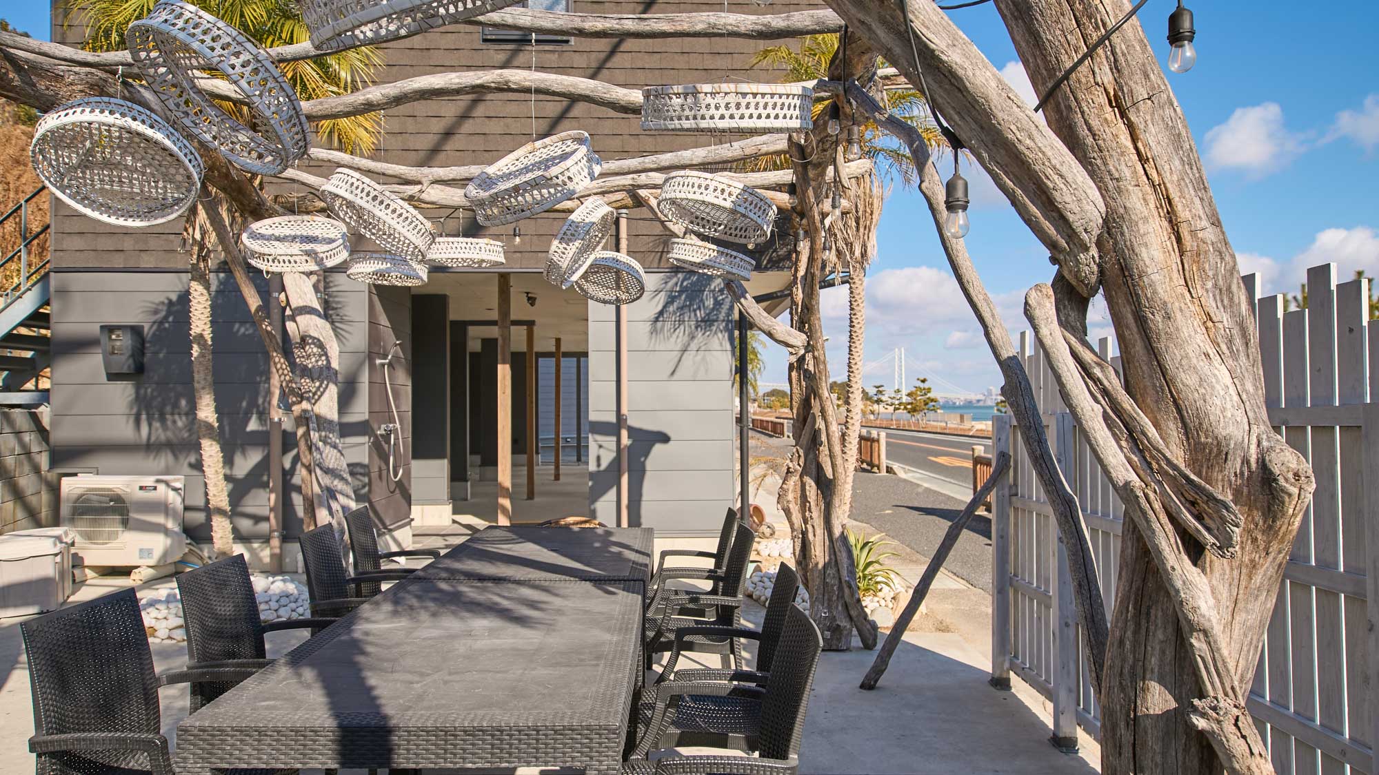 建物横にバーベキュースペースがございます