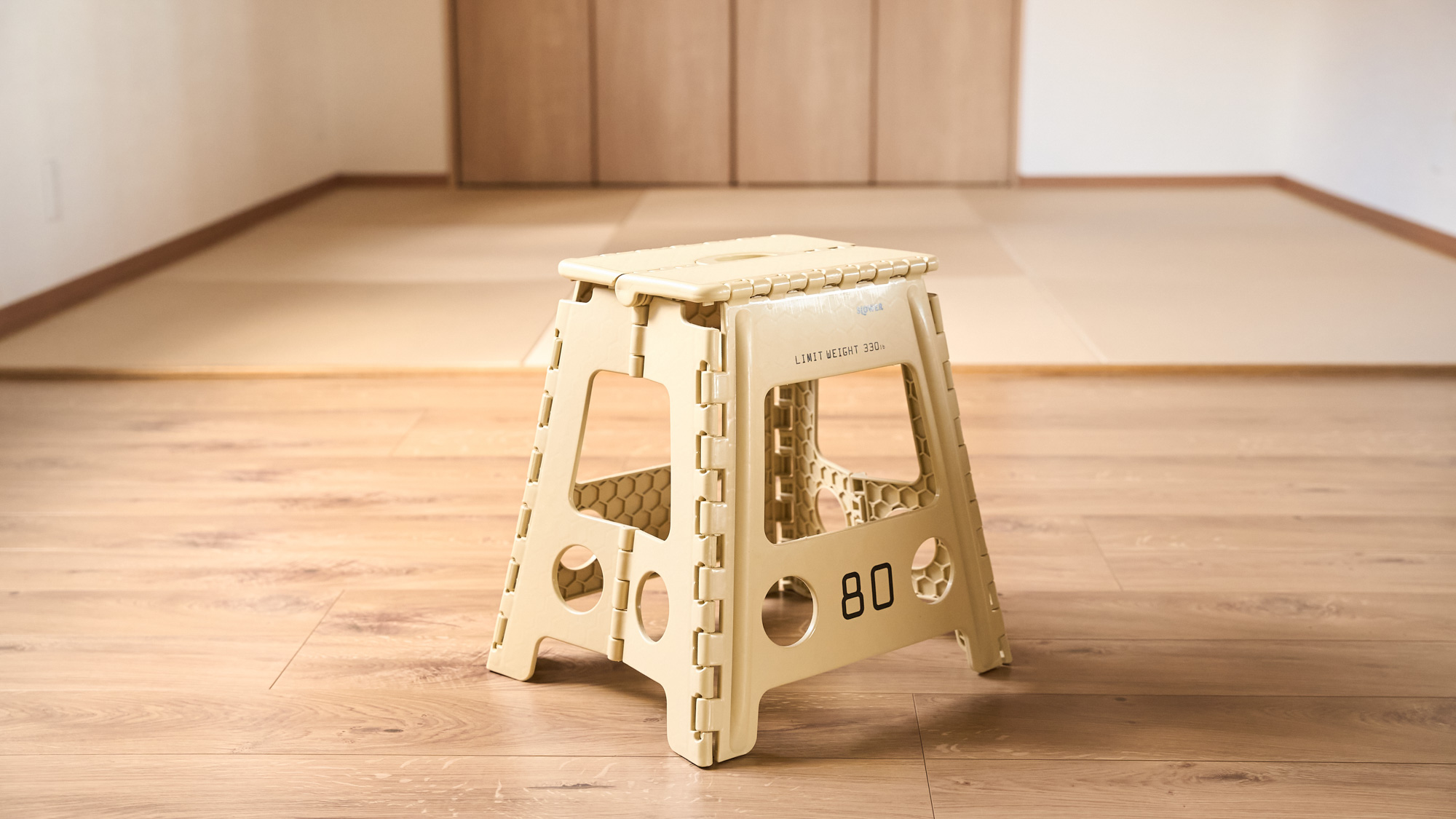 部屋備品：踏み台