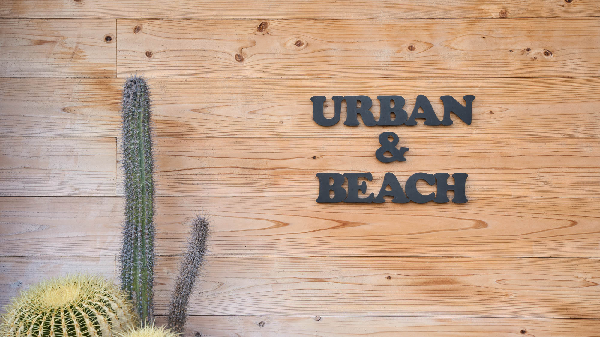 ＵＲＢＡＮ＆ＢＥＡＣＨへようこそ