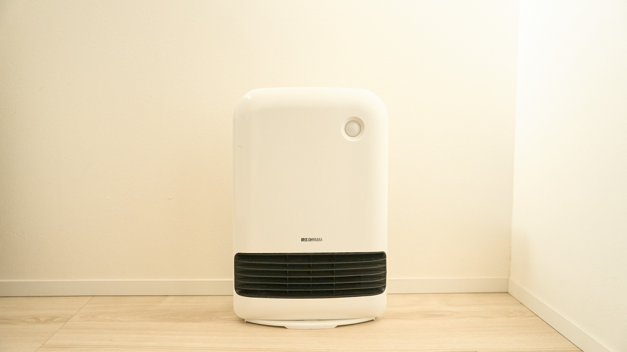 部屋設備：セラミックヒーター