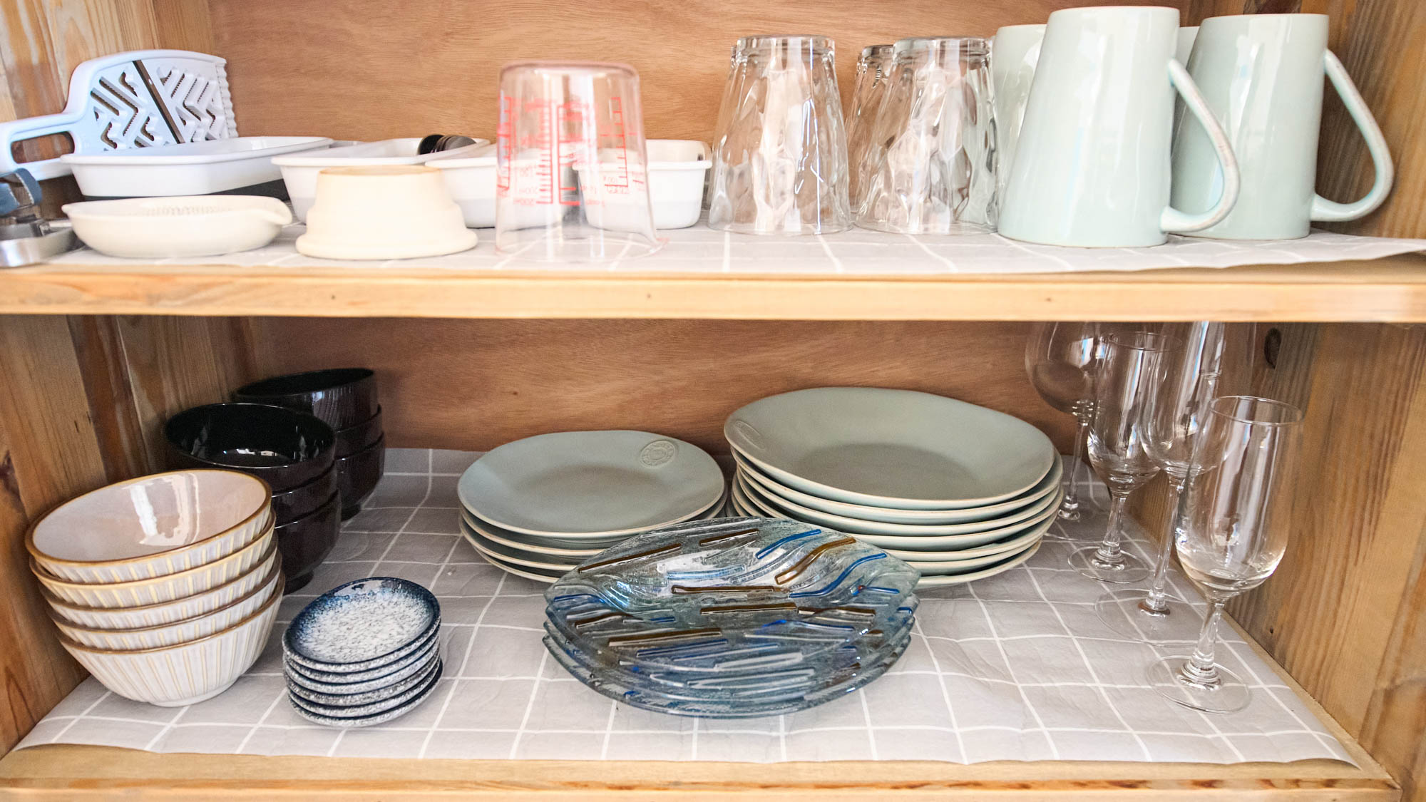 キッチン備品：食器類